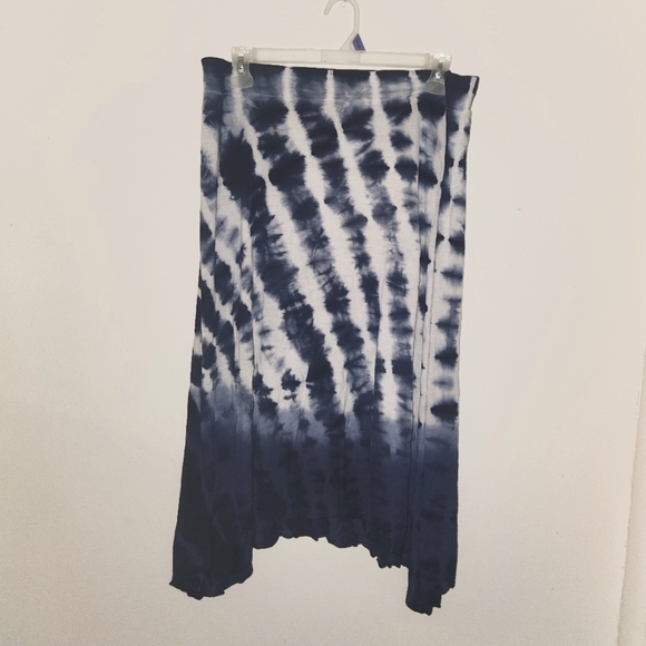 Gloria Vanderbilt Dresses & Skirts - Gloria Vanderbilt blue and white tie dye skirt